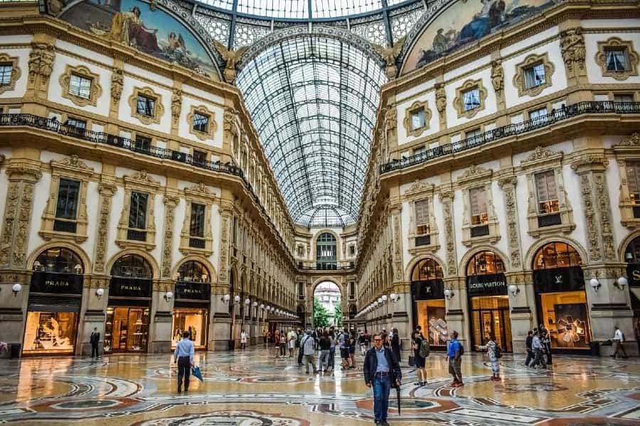 Shopping a Milano, tour nelle migliori boutique e outlet village 